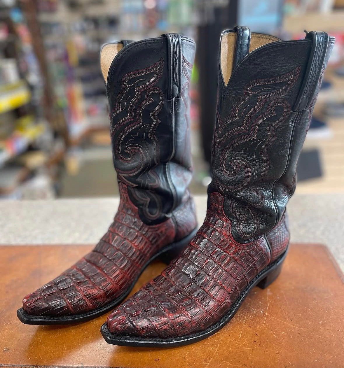 Cowboy boot sole edge finishing detail